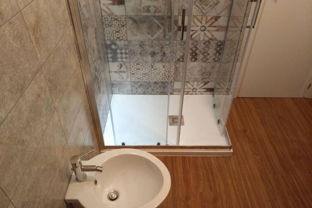 Urban Center Iii Easy Parking Near Tram Apartamento Florencia